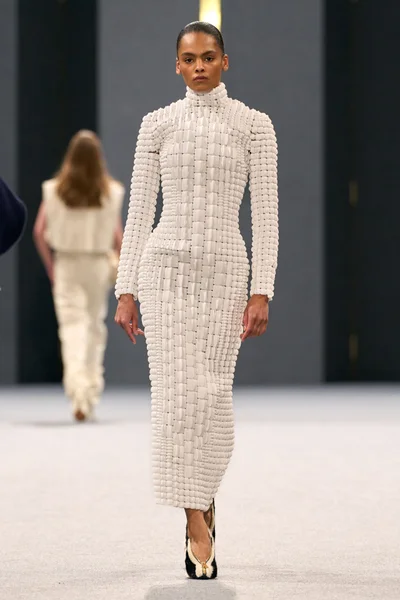 Look 48